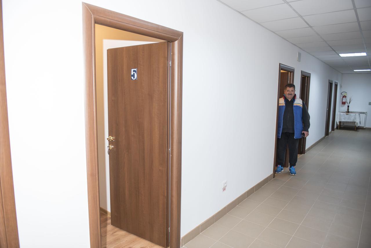 Hostel Ruxandra Фокшані Екстер'єр фото