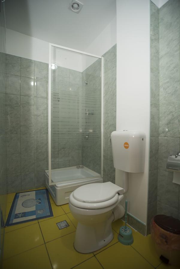 Hostel Ruxandra Фокшані Екстер'єр фото