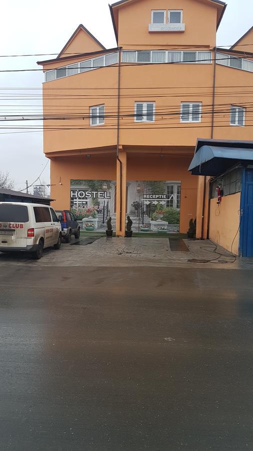 Hostel Ruxandra Фокшані Екстер'єр фото