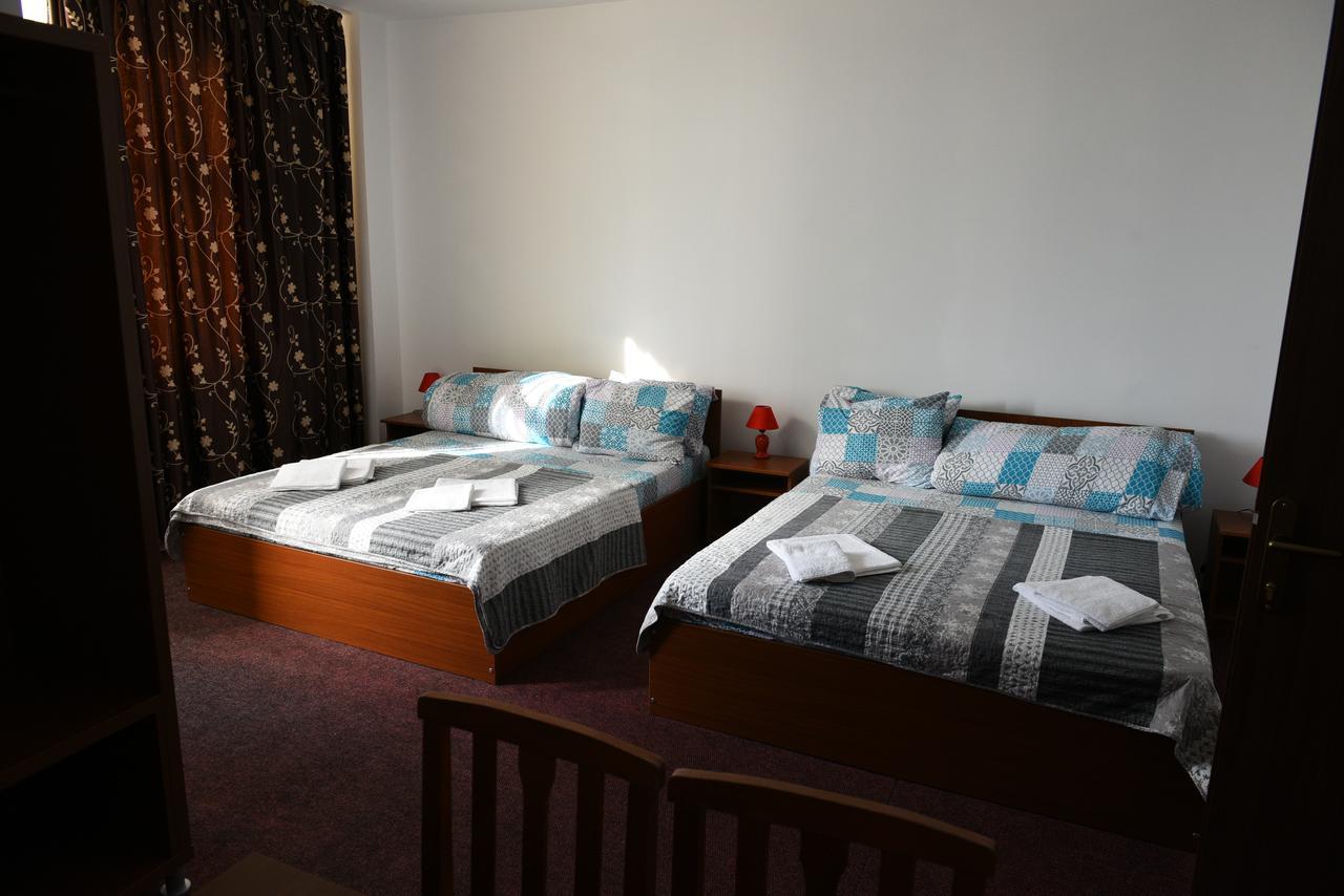 Hostel Ruxandra Фокшані Екстер'єр фото