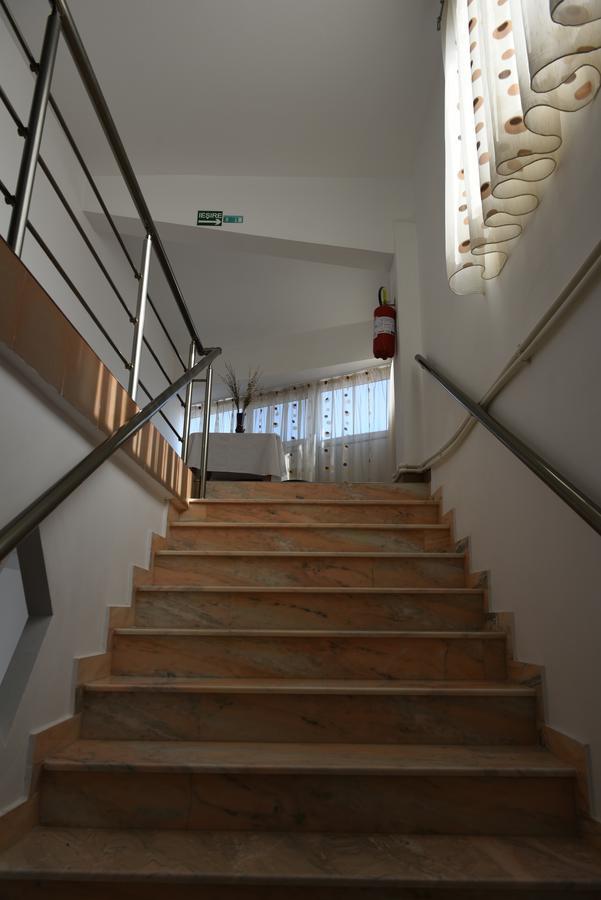 Hostel Ruxandra Фокшані Екстер'єр фото